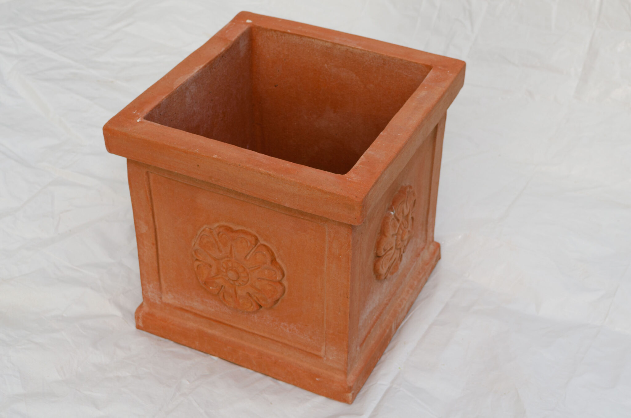 Cubo Festonato Con Bordo Quadratischer Verzierter Terracotta Pflanzk Bel Outdoor Wave Garden